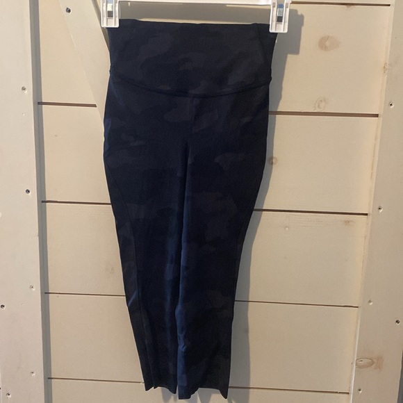 Lululemon Base Pace 17" Heritage 365 Camo Deep Coal Multi - Picture 3 of 10